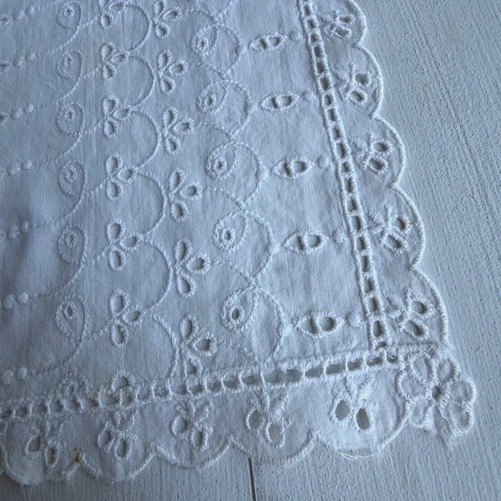 Vintage White Eyelet Lace Table Runner Scalloped Edge Embroidered Cotton 37x12